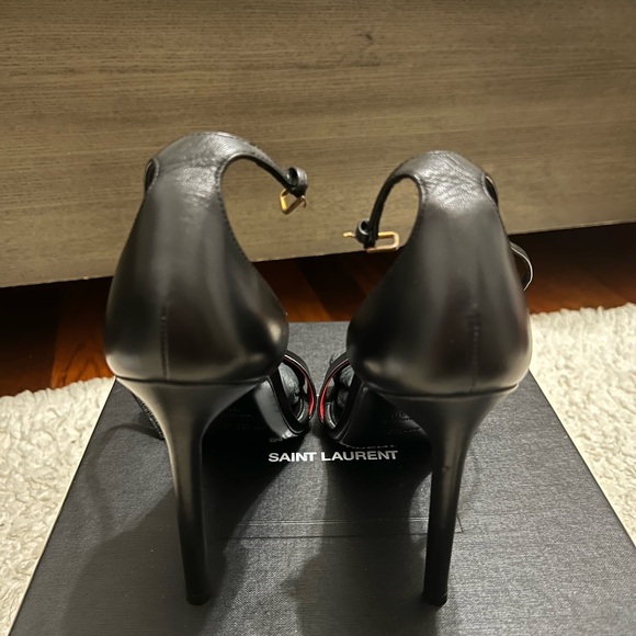 Saint Laurent AMBER SANDALS IN LEATHER - Picture 9 of 14